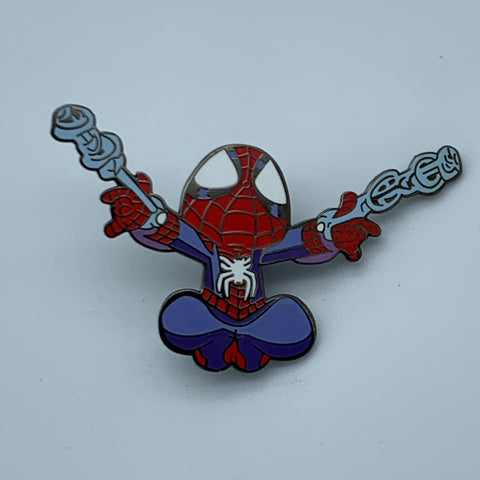 SKOTTiE YOUNG ADVANCED SUiT SPiDER-MAN MARVEL MADE 2020 EXCLUSiVE ENAMEL PiN